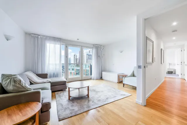 New Providence Wharf, London, E14, photo 1