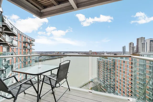 New Providence Wharf, London, E14, photo 2