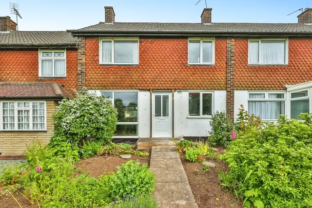 St. Levan Close, Bilborough, NG8, photo 1