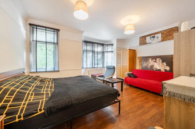 Photo 2 — 142 Godstone Road, Purley CR8 2DF