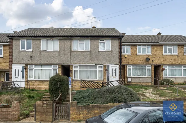Highfield Road, Romford, Collier Row, RM5 3AE, photo 1