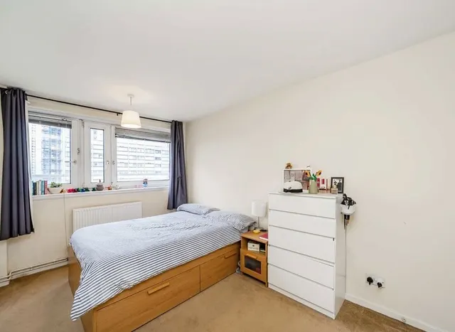 Photo 3 — Queensdale Crescent, Notting Hill, W11