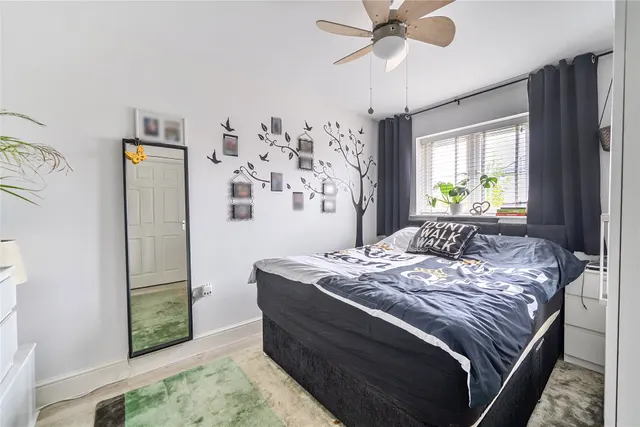 Berry Court, Bradville, MK13, photo 3