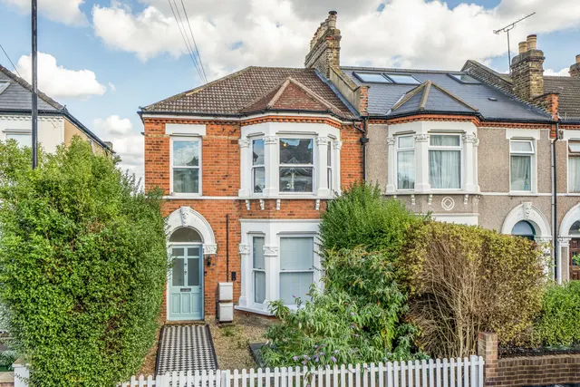 Birkhall Road, SE6, photo 1