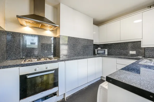 Photo 3 — 8 Hedgley Street, London