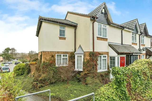 Betjeman Close, Larkfield, ME20, photo 1