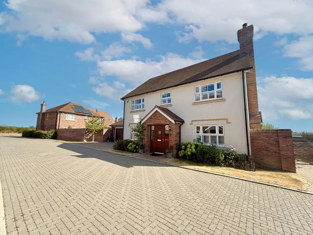 Crabtree Close, Great Horwood MK17 0FP, photo 1