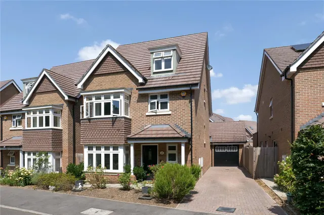 Blackstone Way, Earley, RG6, photo 1