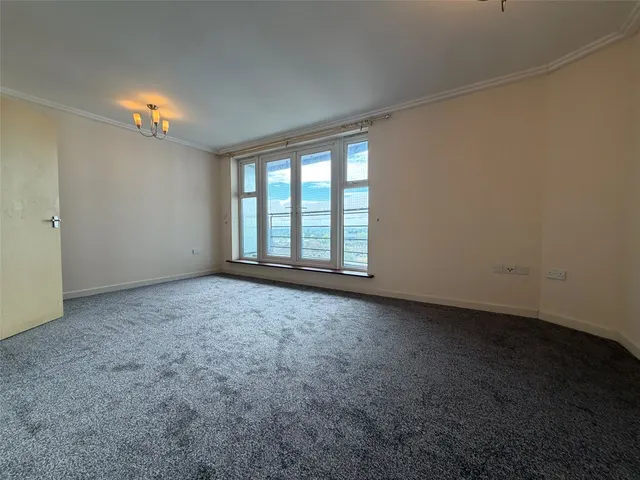 Oriental Road, Woking, GU22, photo 3
