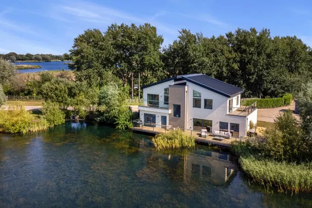 Cerney Wick Lane, South Cerney, Cirencester, Gloucestershire, GL7 5FY, photo 1