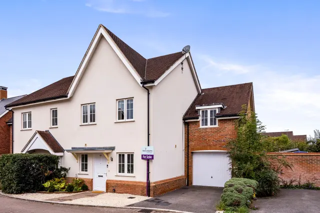Churchill Way, Broadbridge Heath, RH12, photo 1