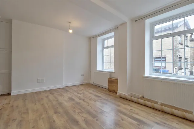 Rhiw Parc Road, Abertillery, NP13, photo 3