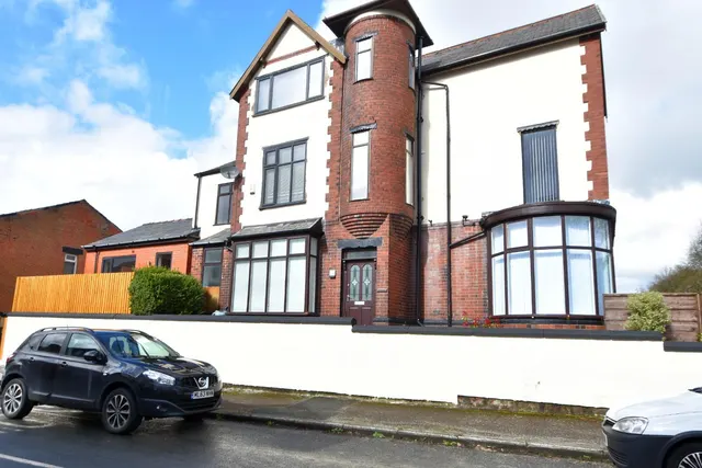 Milner Avenue, Seedfield, Bury, BL9 6NG, photo 1