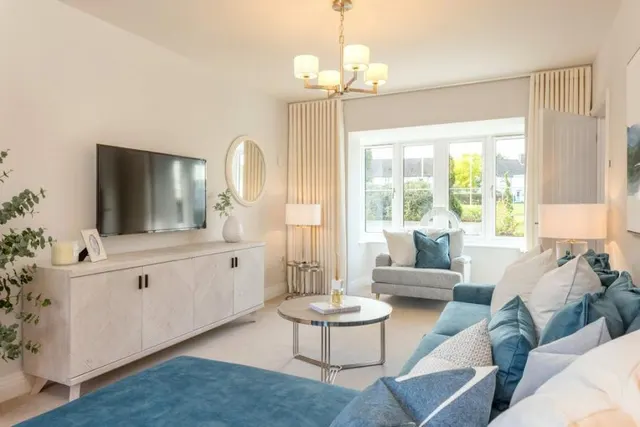 Hailwood Avenue, Buckler's Park, RG45, photo 2