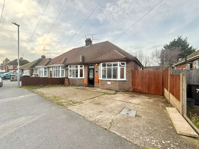 Calnwood Road, Luton LU4 0ET, photo 1