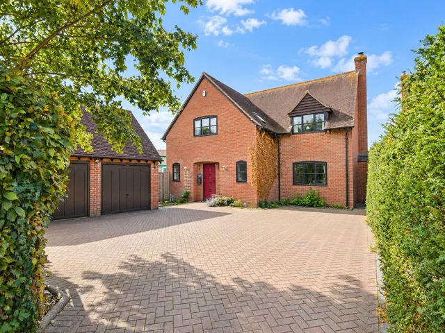 Clifden Road, Worminghall, photo 1