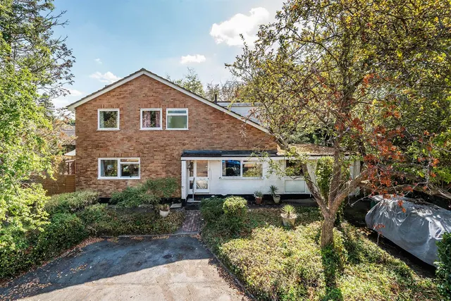 Fox Lane, Little Bookham, KT23, photo 1