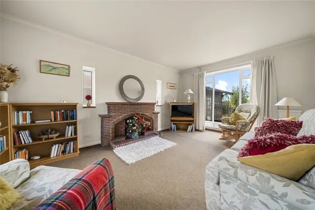 Photo 2 — Gordon Road, Claygate, Esher, Surrey, KT10