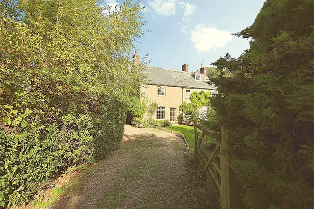 The Cross, Childswickham, WR12, photo 1