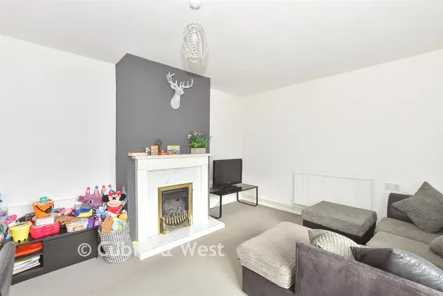 Boswell Road, Tilgate, RH10, photo 3