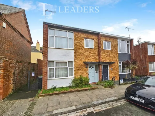 St. Thomas's Street, Portsmouth, PO1, photo 1