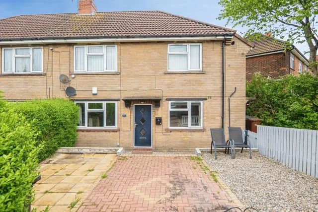 Thorpe Road, Pudsey, photo 1