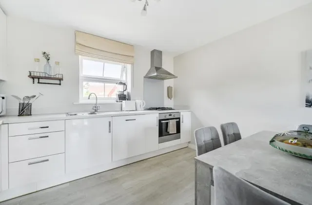William Heelas Way, Wokingham, RG40, photo 3