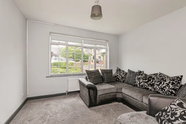 Woodhall Park Grove, Pudsey, LS28, photo 3