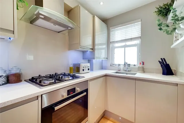 Fernlea Road, London, SW12, photo 3