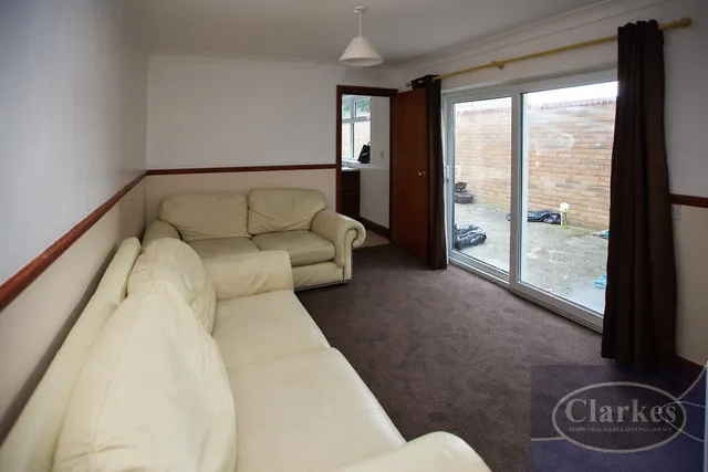 Stewart Road, Charminster, photo 3