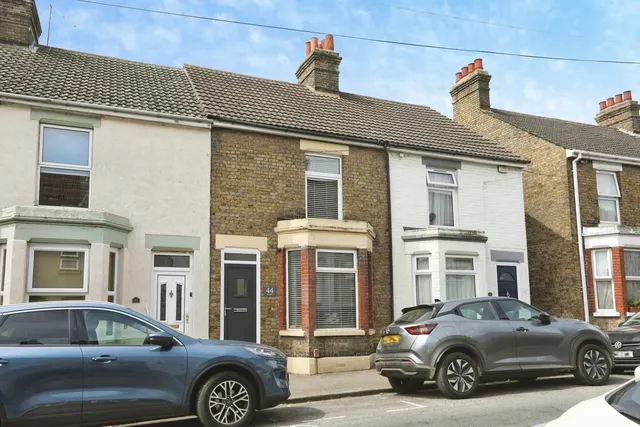 Photo 2 — Hythe Road, Sittingbourne, Kent, ME10