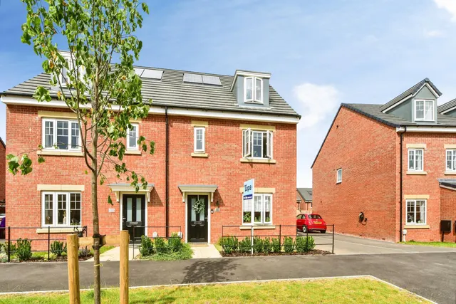 Bennett Way, Chesterfield, S44, photo 1