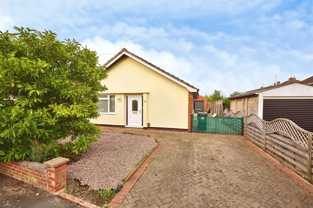Canterbury Road, Peterborough, PE4, photo 1