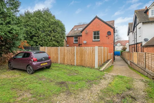 Cavendish Road, Redhill, RH1, photo 2