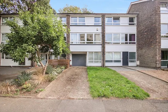 Wakefield Gardens, Crystal Palace, SE19, photo 1