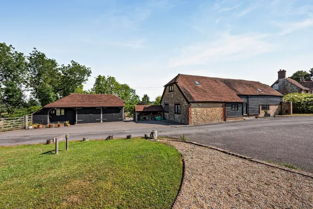 Kithurst Farm Road, Storrington, Pulborough, West Sussex, RH20 4HT, photo 1