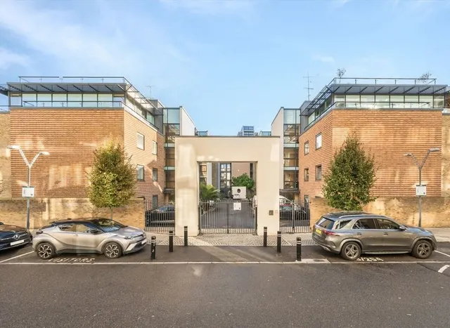 Boardwalk Place, Canary Wharf, E14, photo 1
