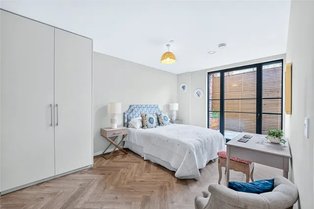 Fallsbrook Road, London, SW16, photo 2