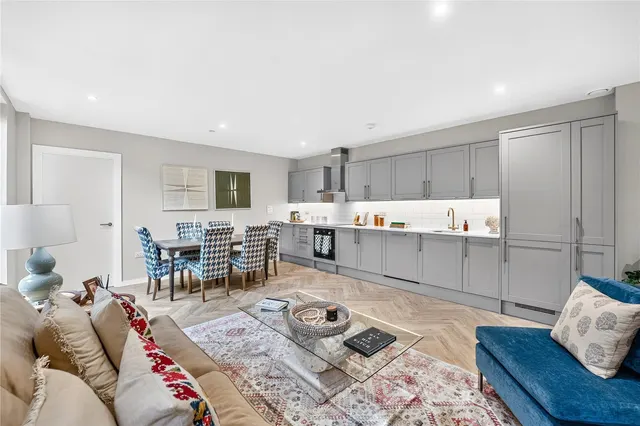 Fallsbrook Road, London, SW16, photo 1