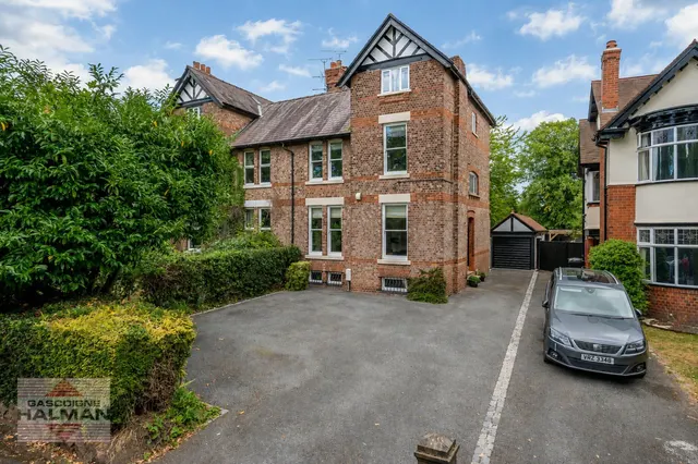 Harboro Road, Sale, photo 1