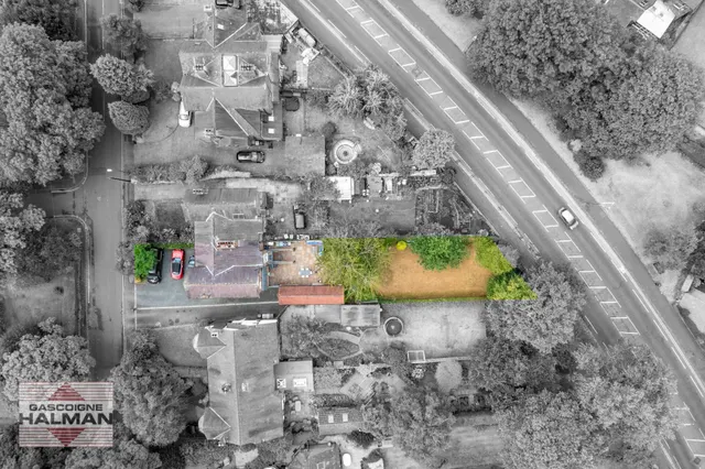 Harboro Road, Sale, photo 2