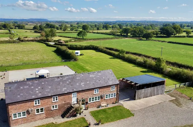 Forget Me Not Barn, Bowling Bank, LL13, photo 3
