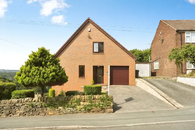 New Occupation Lane, Pudsey, LS28, photo 1