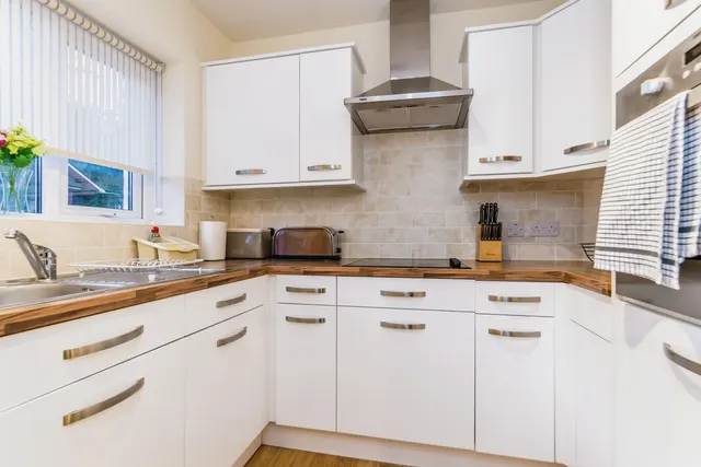 Photo 3 — Caterham Lodge, Stafford Road, Caterham, Surrey, CR3