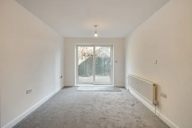 Photo 2 — Ilderton Road, SE15