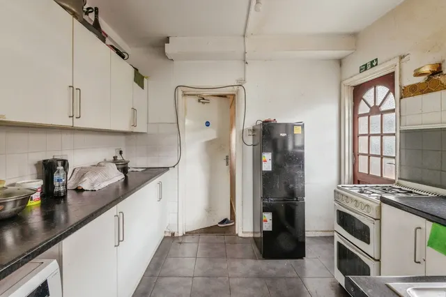 Clarence Road, Grays, RM17, photo 2