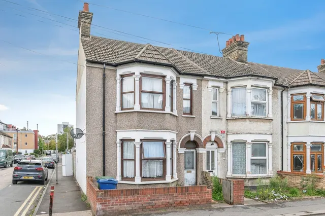 Clarence Road, Grays, RM17, photo 1