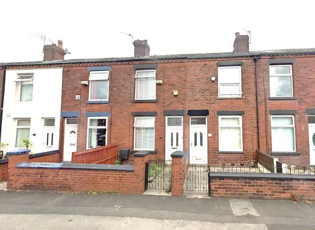 Highfield Street, Denton, photo 1