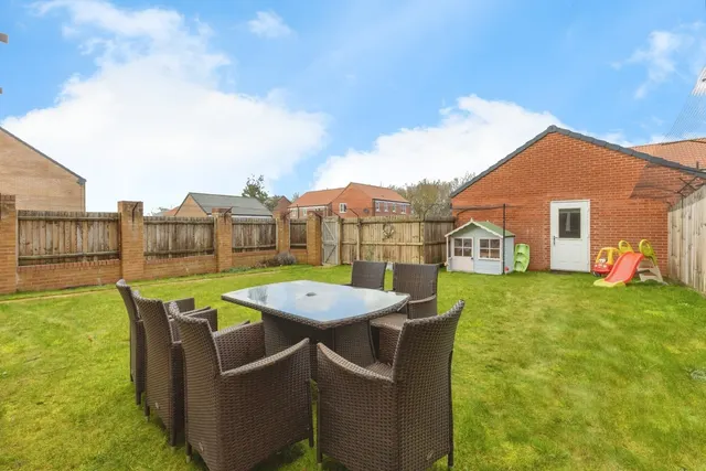 Photo 3 — Reeve Way, Wymondham, Norfolk, NR18