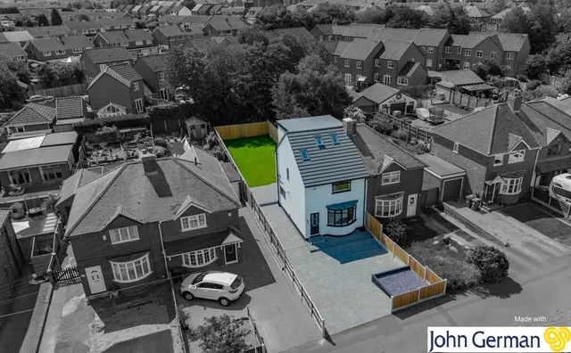 Cannock Road, Burntwood, photo 1
